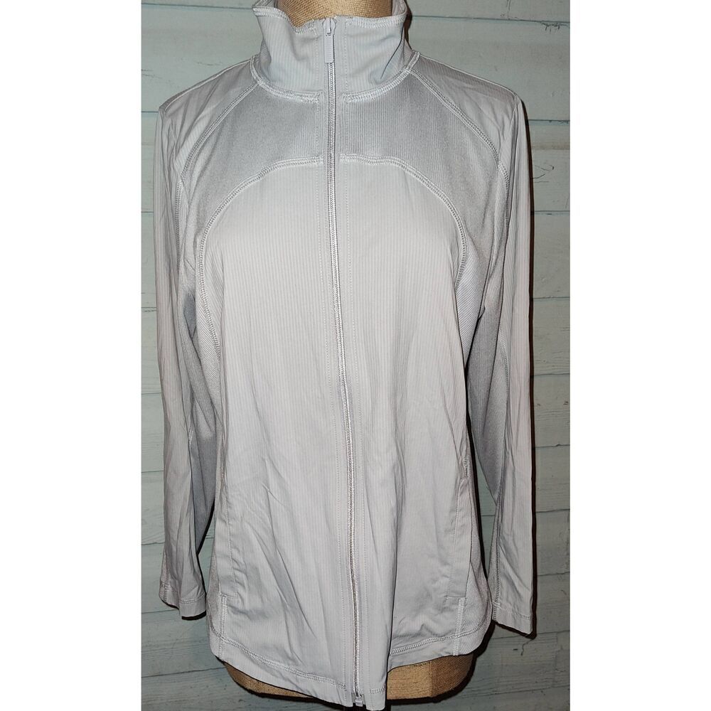 Chico's Zenergy Shadow Stripe Golf Jacket light grey-Size 1. US Size 8/10.